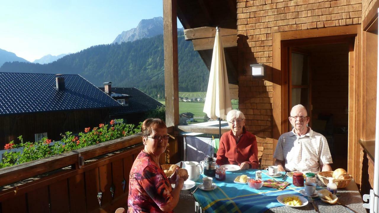 Appartements Karin Mitten Im Gruenen Schoppernau Esterno foto